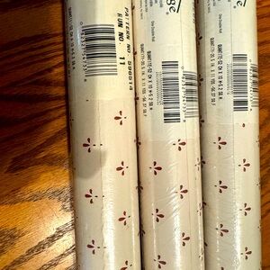 1-roll Village pre-pasted double roll wallpaper white and maroon